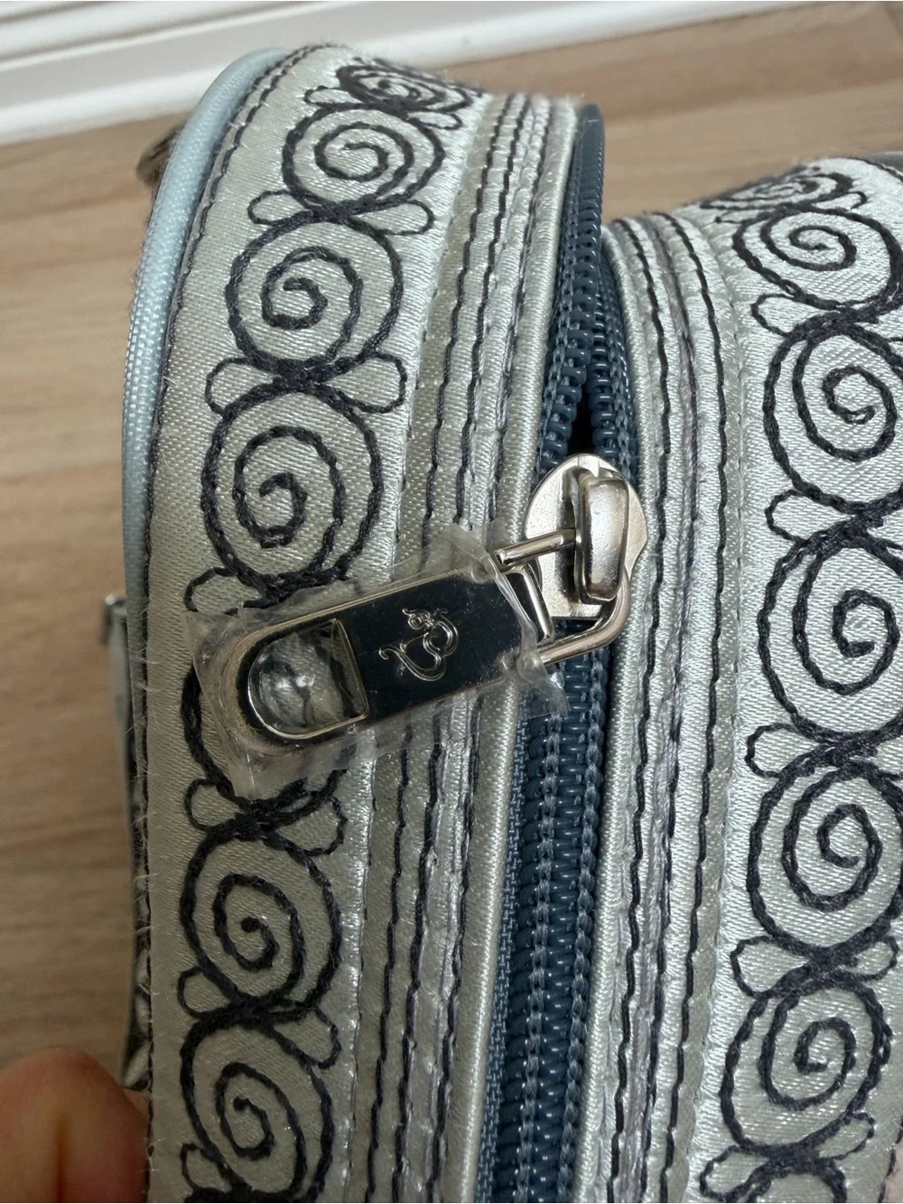 NWT Banda Kali Embroidered Geometric Crossbody Bag in Black & Cream